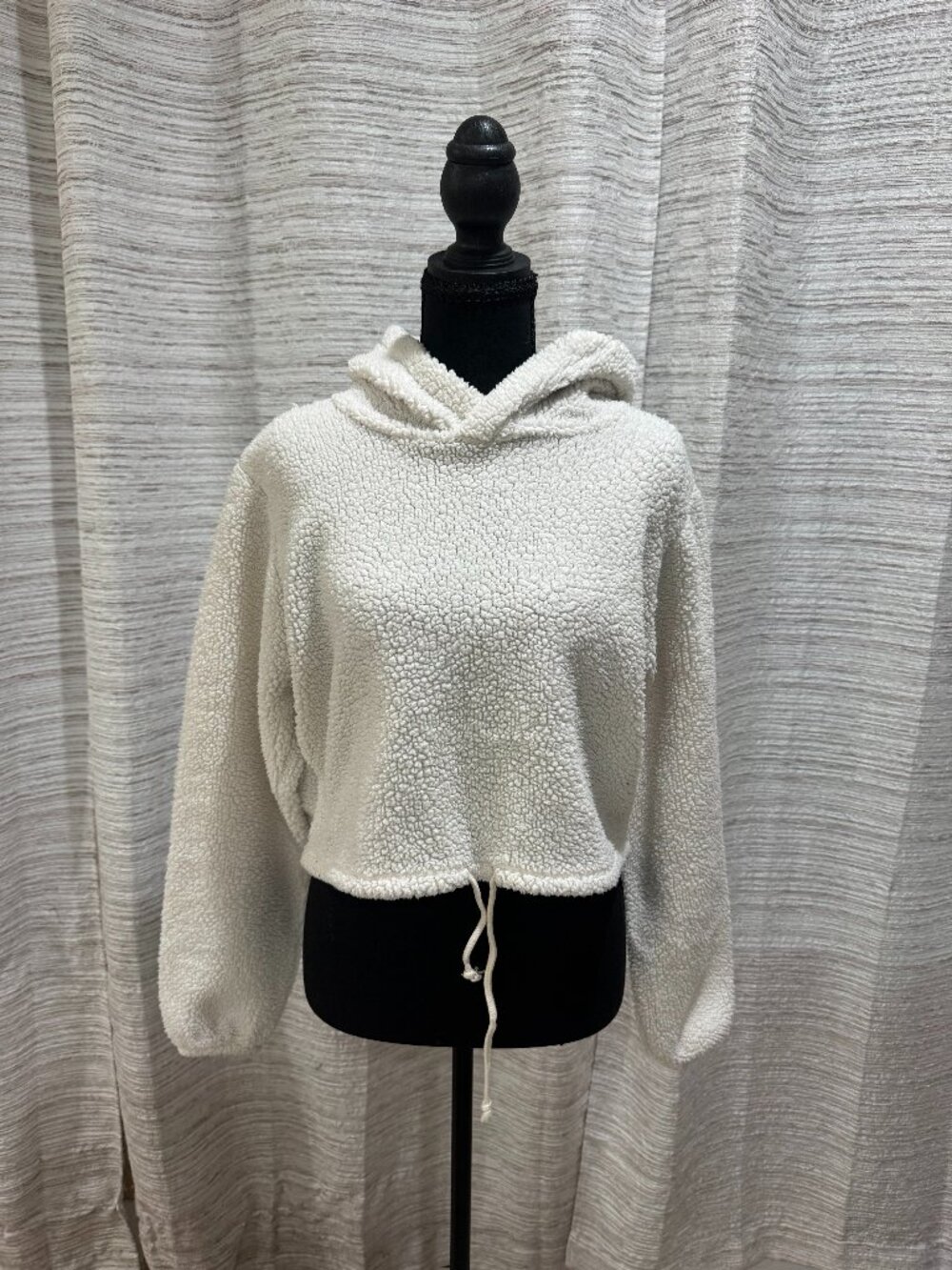 Wild Fable White Cropped Hoodie Size Medium